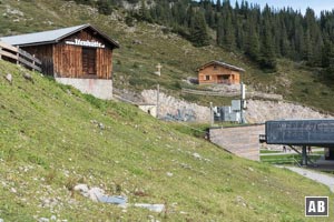 ...und zwischen der Fördertechnik und der Ifenhütte hindurchmogeln.