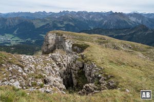 Blick die Ifen-Gipfelplatte abwärts.