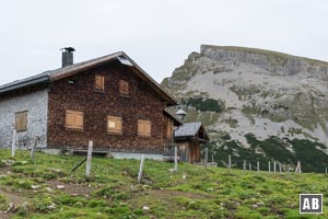 Die Ifersguntalpe vor dem Hohen Ifen.