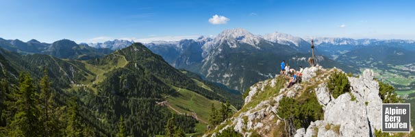 Der Gipfel der Brettgabel mit dem Watzmann und dem Jenner (links)