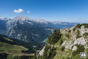 Die letzten Aufstiegsmeter zur Brettgabel (rechts) in eindrucksvoller Landschaft