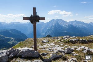 Am Jägerkreuz treffen der Pfad von der Brettgabel und der Normalweg vom Stahlhaus zusammen