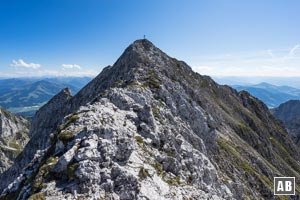 Kurz vor der Vorderen Karlspitze wird das Gelände wieder einfacher