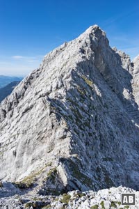 Rückblick vom Gipfel der Vorderen Karlspitze auf den Grat und die Hintere Karlspitze