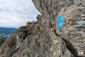 Mit zunehmender Höhe werden die blauen Markierungen deutlich