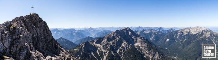 Panorama vom Gipfel der Ammergauer Kreuzspitze