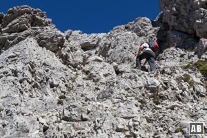 Leichte Kletterei am Gipfelaufbau der Kreuzspitze