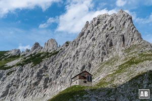 ...und steigen hoch zur Fritz-Pflaum-Hütte