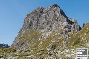 Im Verlauf wird der Angererkopf an seinem Sockel traversiert