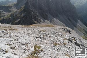 Rückblick aus der Gipfelrampe zur Scharte