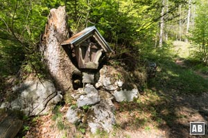 ...bis zur Gedenkstätte zweier verunfallter Bergsteiger