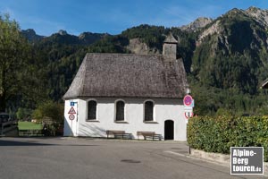 ...zurück nach Hinterstein laufen und an der Kreuzung auf Höhe der Antoniuskapelle...