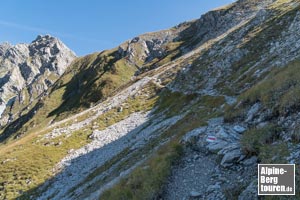 Eine Traverse entlässt uns schließlich...