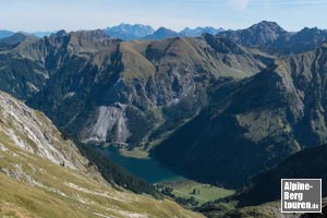 Ausblick von der Vorderen Schafwanne auf den Vilsalpsee.