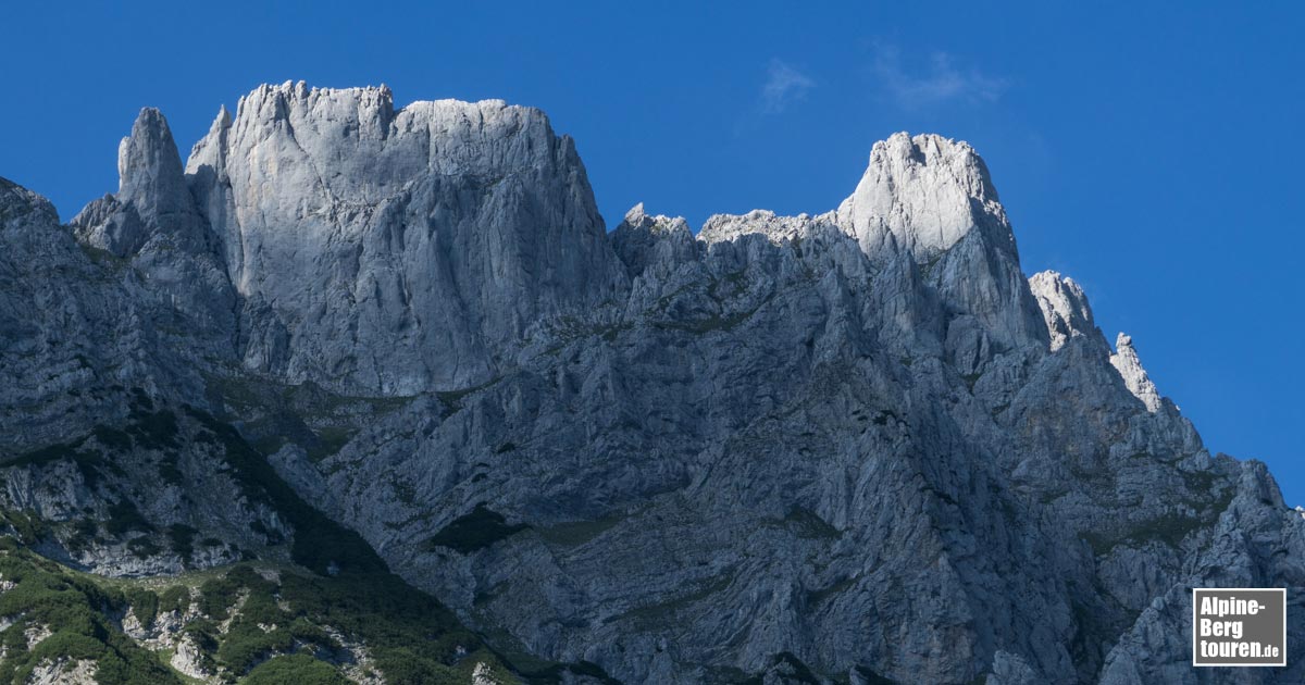 Regalmwand, Törlwand und Daumen (von rechts nach links) - gesehen auf dem Weg zur Gaudeamushütte