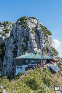 Direkt hinter der Tegernseer Hütte befindet sich die Aufstiegsrinne zum Gipfel des Buchstein