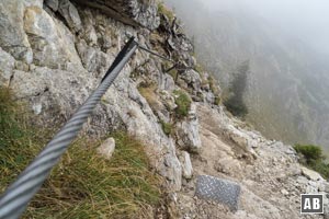 Die letzten drahtseilgesicherten Meter zum Gipfel des Rubihorns