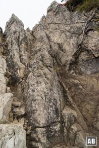 Drahtseilgesicherte Stelle am Grat zum Rubihorn