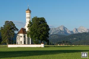 Die Wallfahrtskirche St. Coloman liegt bei unserer Anfahrt nach Hohenschwangau direkt am Straßenrand