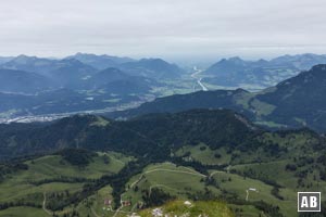 Blick vom Gipfel des Scheffauer ins nördliche Inntal