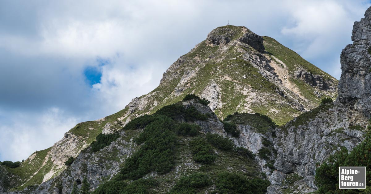 Gipfel der Schellschlicht - gesehen aus dem Anstieg über den Sunkensattel