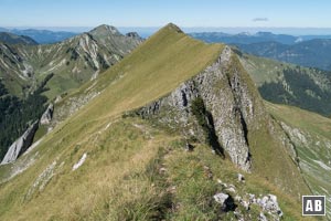 Blick von der Moosenspitze (1.986 m) zurück zur Sonntagsspitze