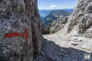 Beginn des Abstiegs vom Tuxeck durch die Südwestflanke