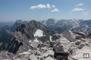 Blick vom Gipfel auf das Karwendelgebirge