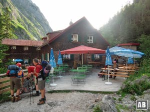 Die alte Höllentalangerhütte die 2015 einem moderneren Neubau weichen musste