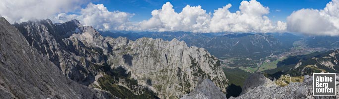 Die Route über das Höllental gesehen aus der Alpspitz-Ferrata