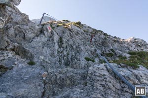 Eine kurze Drahtseilpassage vor Erreichen der Seilbahnstütze