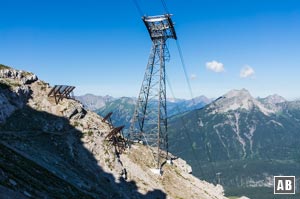 Die markante Seilbahnstütze auf dem Weg zur Wiener-Neustädter-Hütte