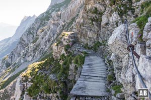 Gut gesicherte Passage unterhalb der Wiener-Neustädter-Hütte