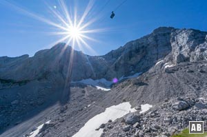 Das Schneekar mit der Nordwestflanke durch die der Stopselzieher-Klettersteig führt