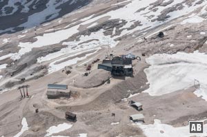 Tiefblick auf Sonnalpin am Zugspitzplatt