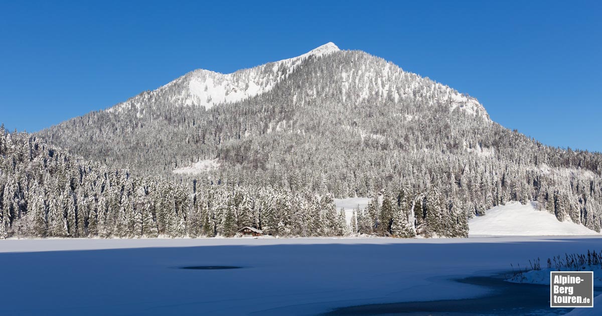 Der Brecherspitz gesehen vom Spitzingsee