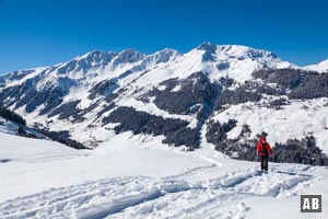 Schneeschuhwanderung Feldalphorn: Aussichtsreicher Anstieg zur Oberen Prädastenalm