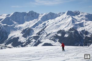 Schneeschuhwanderung Feldalphorn: Zuletzt fast flach hinauf zum höchsten Punkt