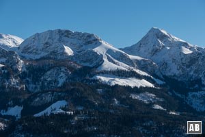 Zoom vom Grünstein-Gipfel auf Fagstein und Kahlersberg