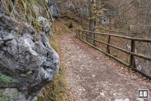 Das Gelände legt sich zurück und in einer gemütlichen Wanderung laufen wir tiefer ins Kaisertal