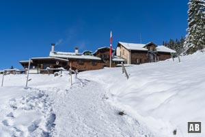 Die fast ganzjährig geöffnete Vorderkaiserfeldenhütte