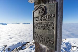 Informationstafel am Kreuz der Naunspitze