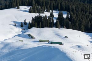 Blick auf die 200 m tiefer gelgene Rauhalm...