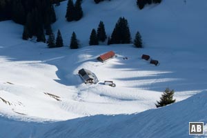 ...und auf die Selbstversorgerhütte der DAV Sektion München-Oberland