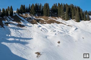 Wenn sich die Schneedecke (so wie hier) bereits faltet, dann will auch am Seekarkreuz die Route mit Bedacht gewählt sein