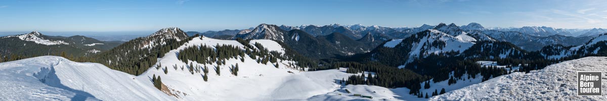 Panorama vom Gipfel zu den Tegernseer Bergen