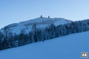 Rückblick vom Thurnhofstüberl auf den Gipfel des Großen Arber.