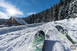 Rechts vom Seehäusel beginnt der Aufstieg zur Chamer Hütte.