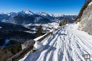 Skitour Kehlstein: Rückblick auf die lange, aussichtsreiche Traverse der Kehlsteinstraße.