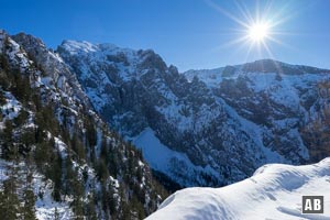 Blick aus der Kehre der Kehlsteinstraße in die Göll-Westwand.